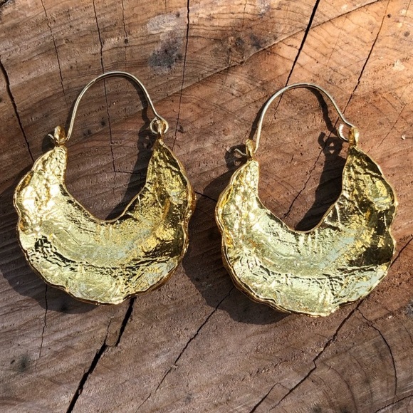 Texture Hoop Earrings! - Picture 6 of 7